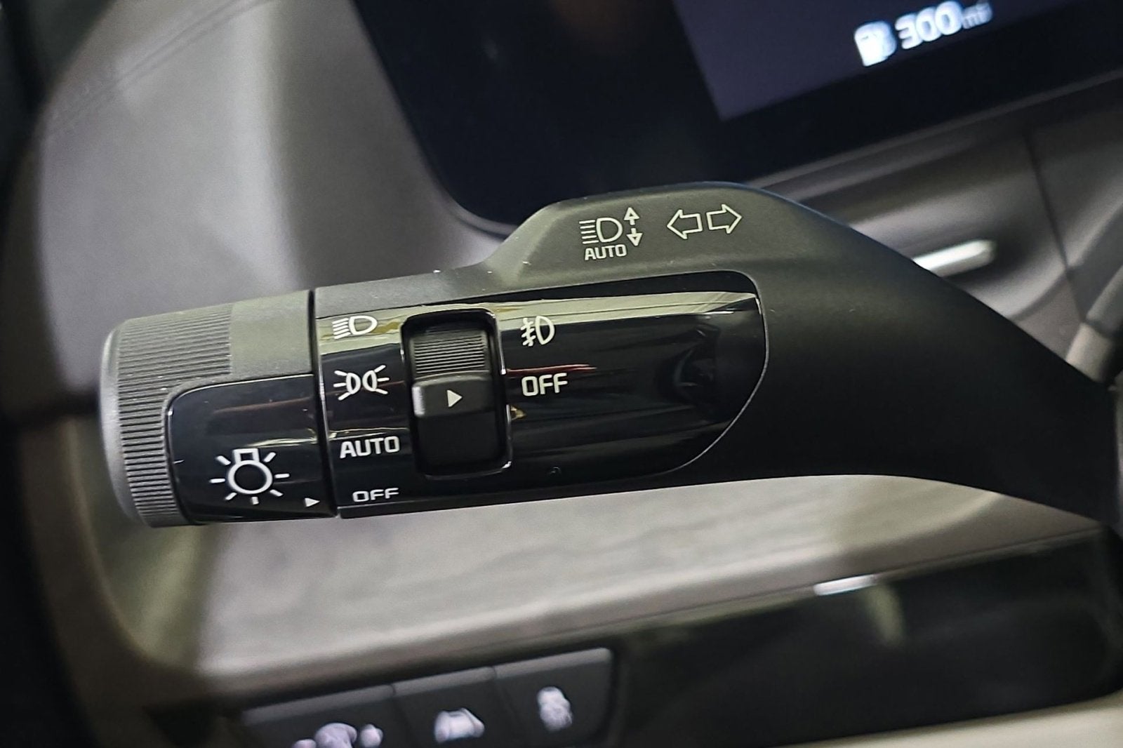 2023 Kia Carnival SX