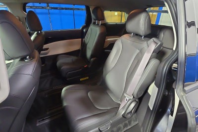 2023 Kia Carnival SX