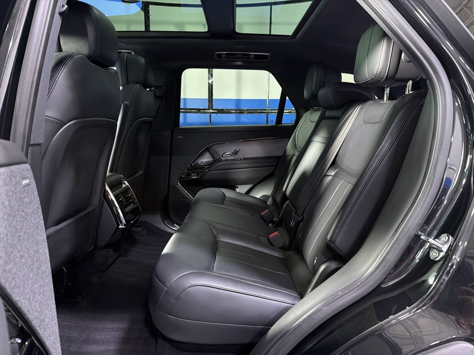 2025 Land Rover Range Rover Sport SE