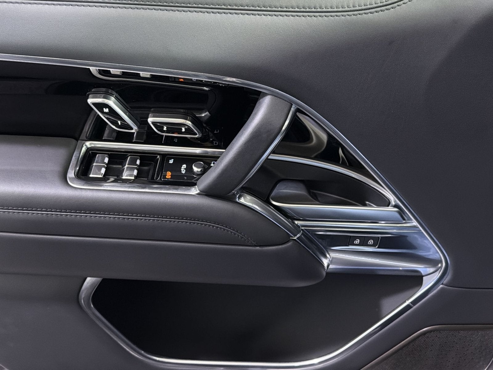 2025 Land Rover Range Rover Autobiography