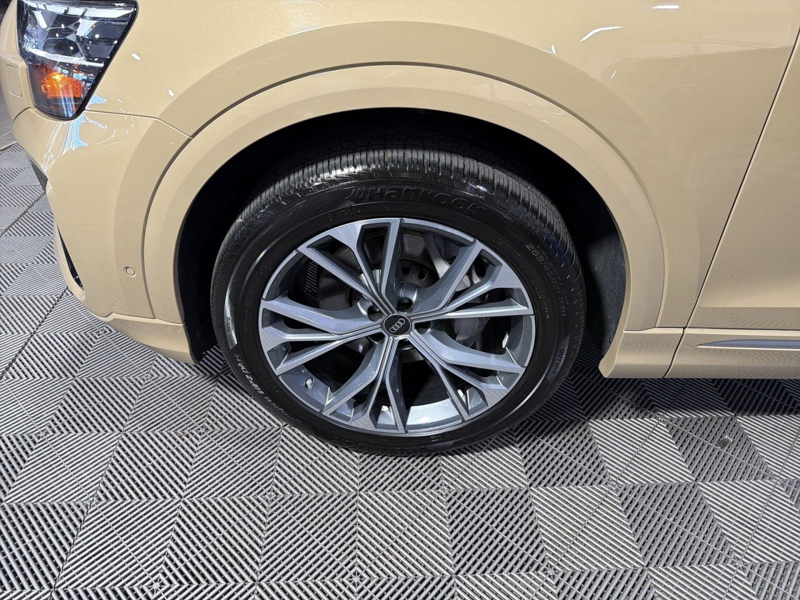 2025 Audi Q8 55 Premium Plus