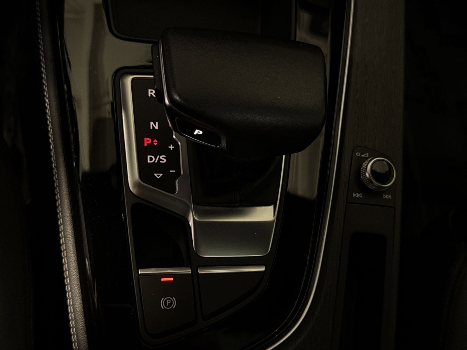 2023 Audi A4 45 S line Premium Plus