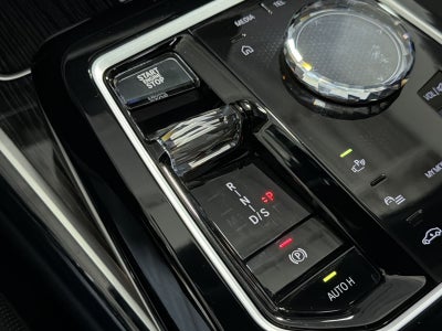 2023 BMW 7 Series 740i