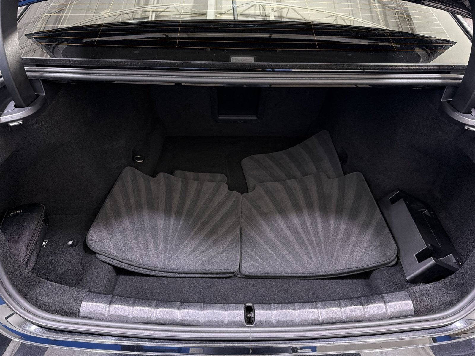 2023 BMW 7 Series 740i