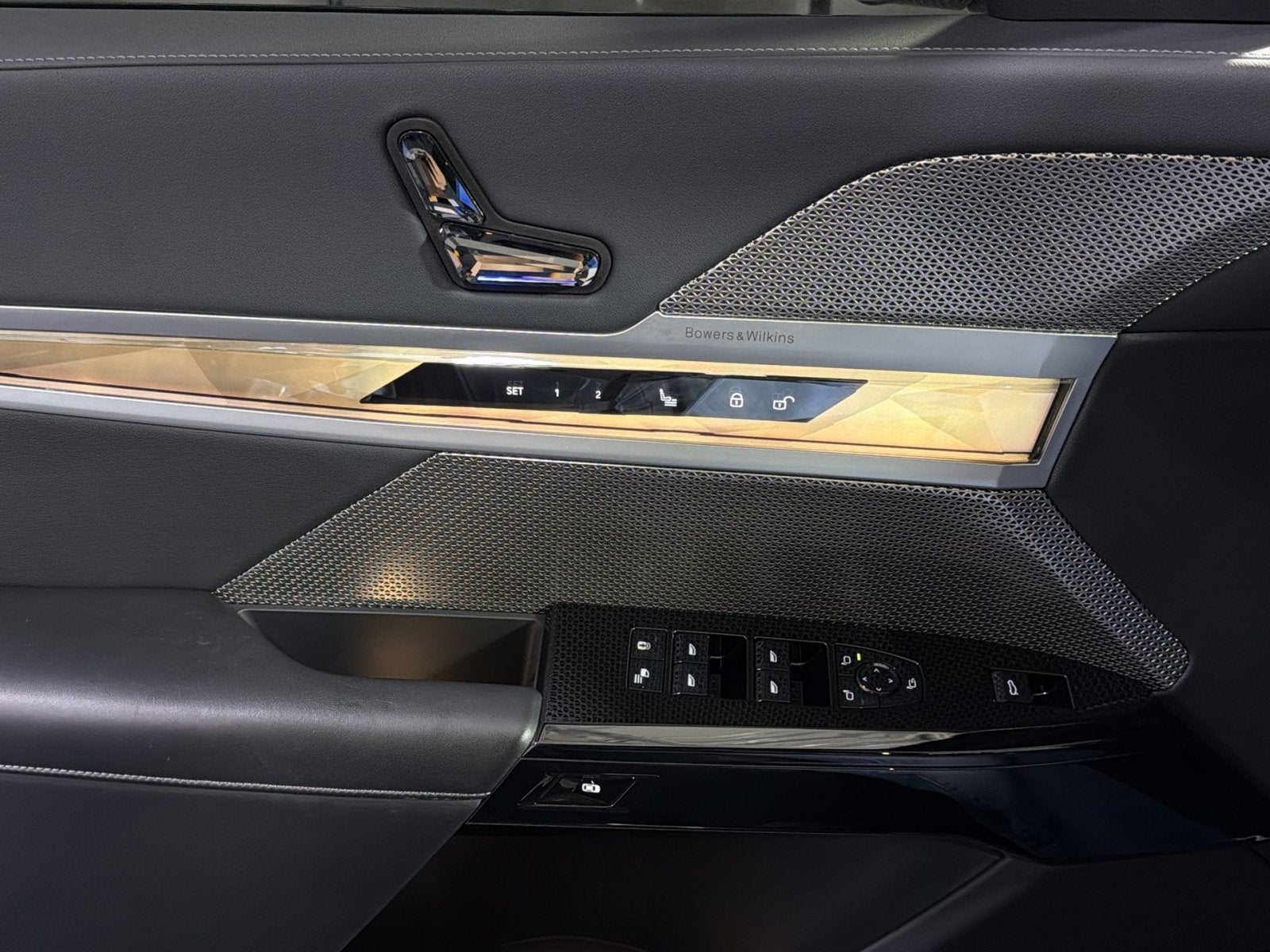 2023 BMW 7 Series 740i
