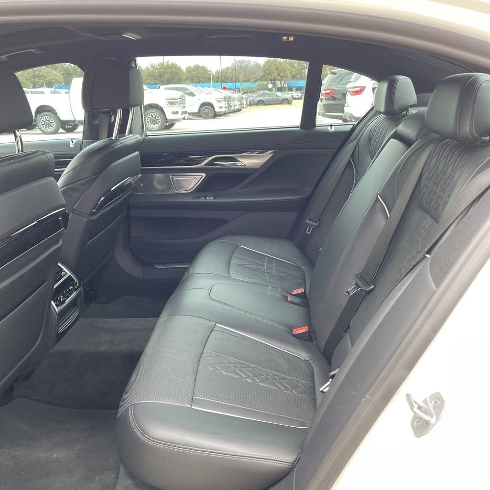 2022 BMW 7 Series 740i