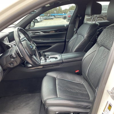 2022 BMW 7 Series 740i