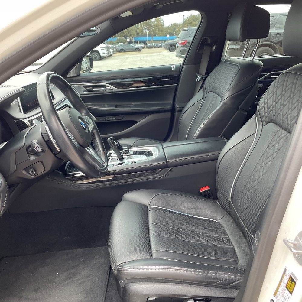 2022 BMW 7 Series 740i