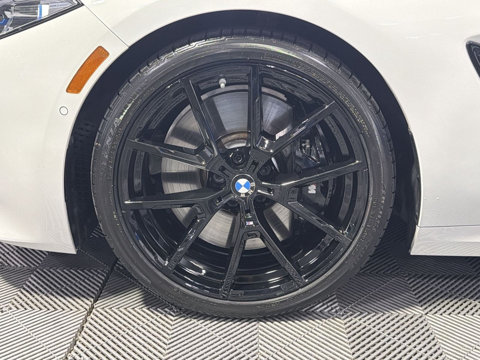 2025 BMW 8 Series M850i xDrive