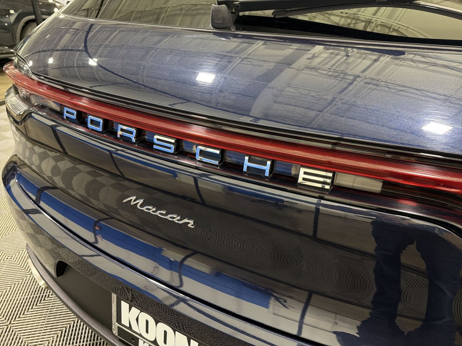 2021 Porsche Macan Base