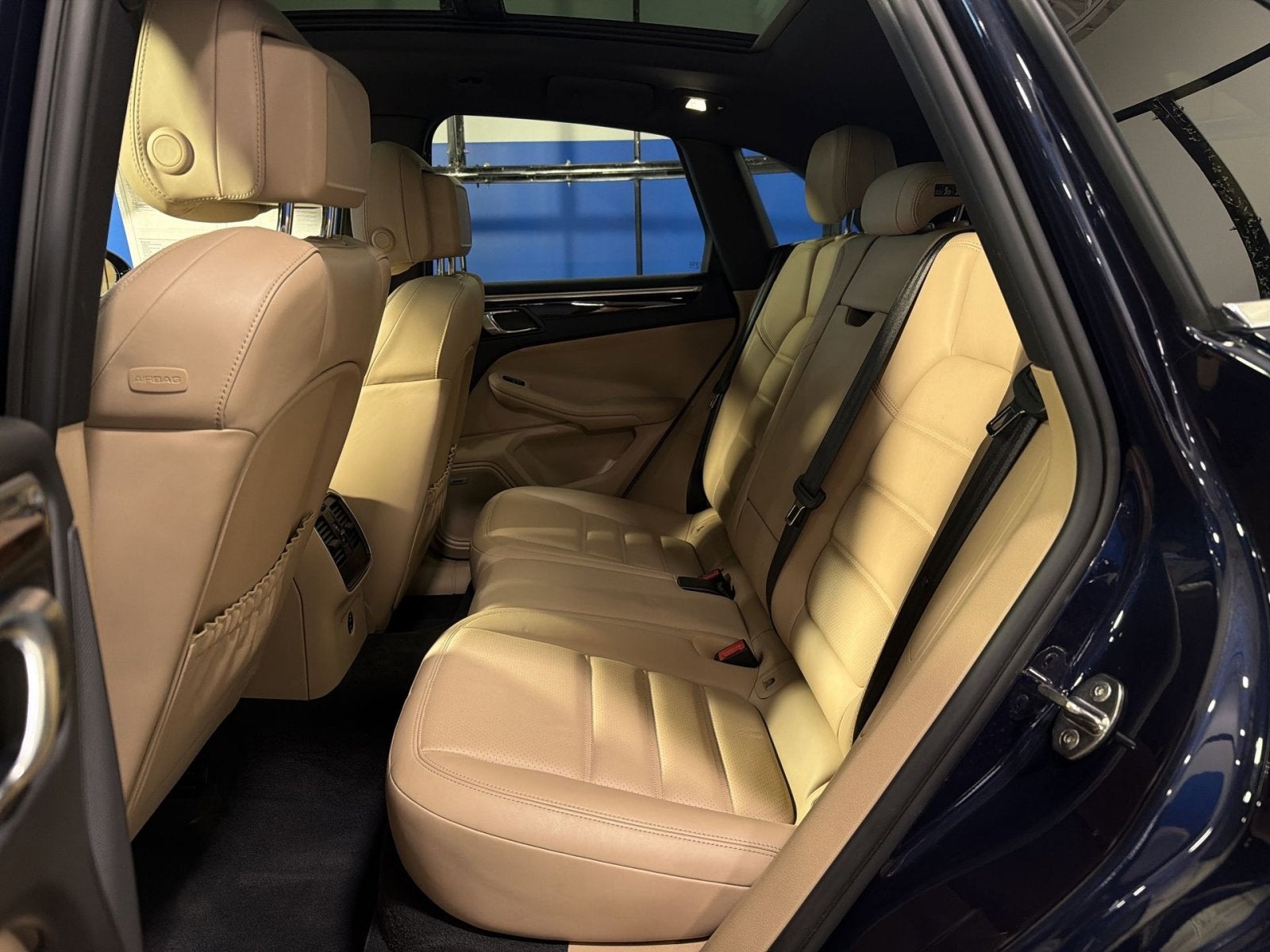 2021 Porsche Macan Base