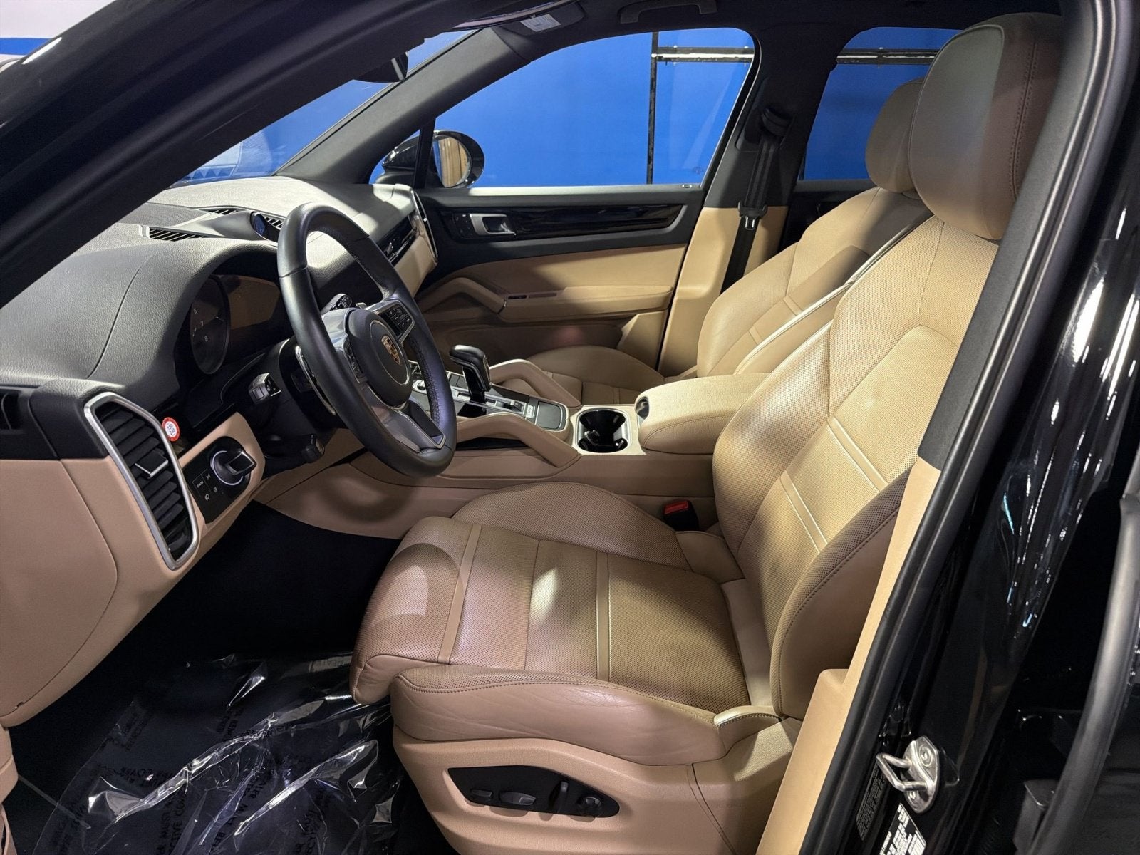 2023 Porsche Cayenne Platinum Edition