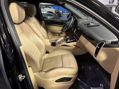 2023 Porsche Cayenne Platinum Edition