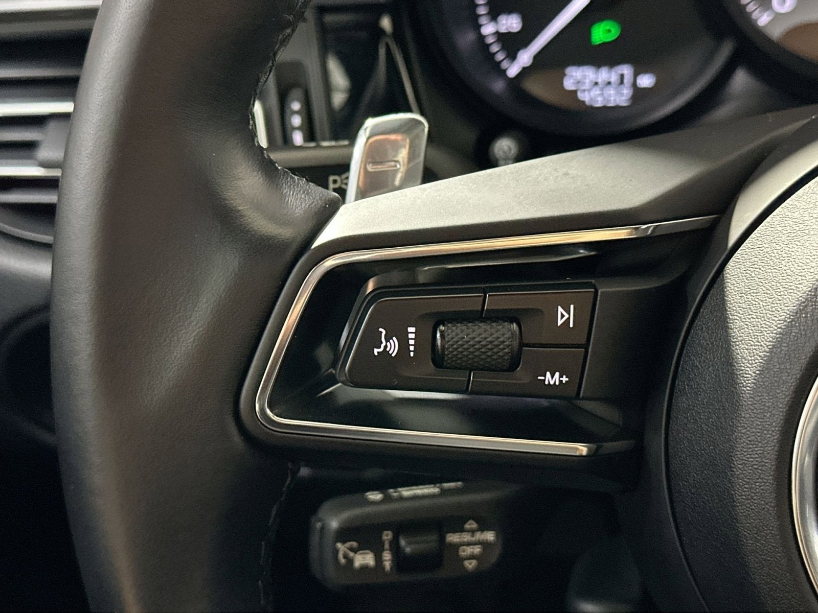 2023 Porsche Macan S