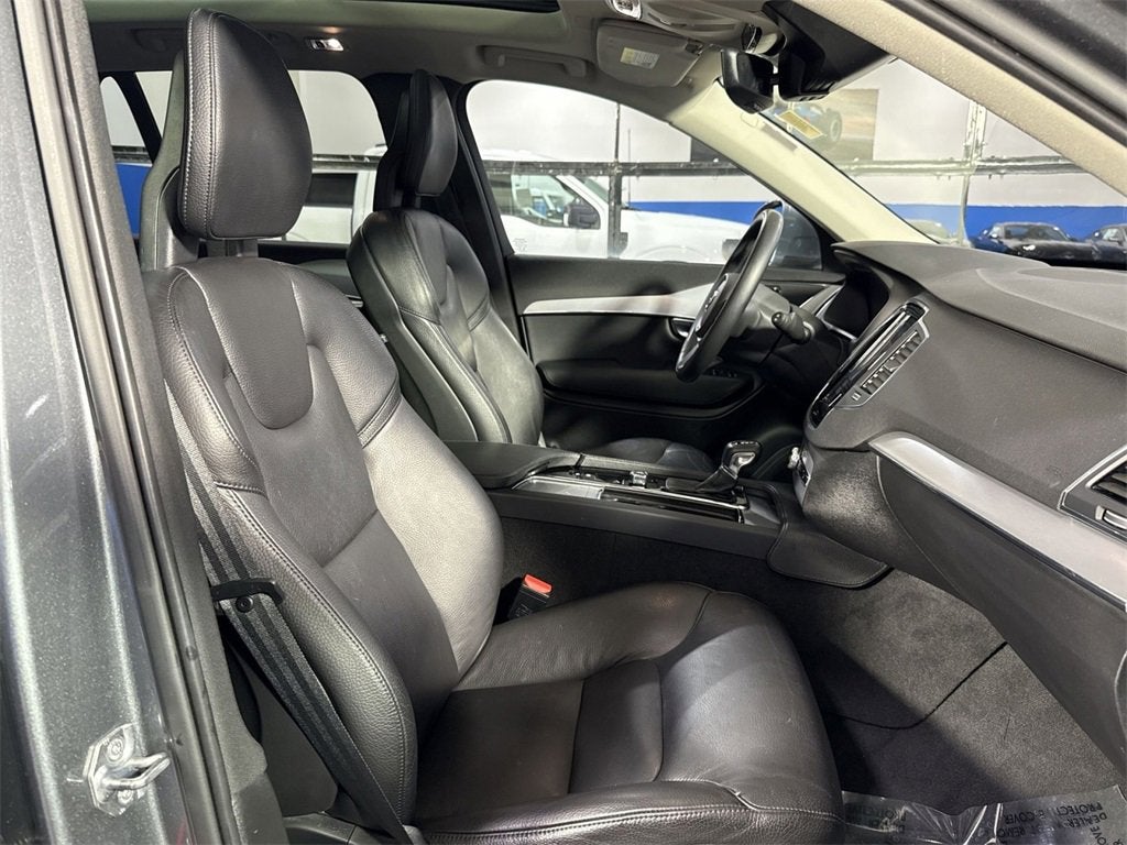 2018 Volvo XC90 T5 Momentum