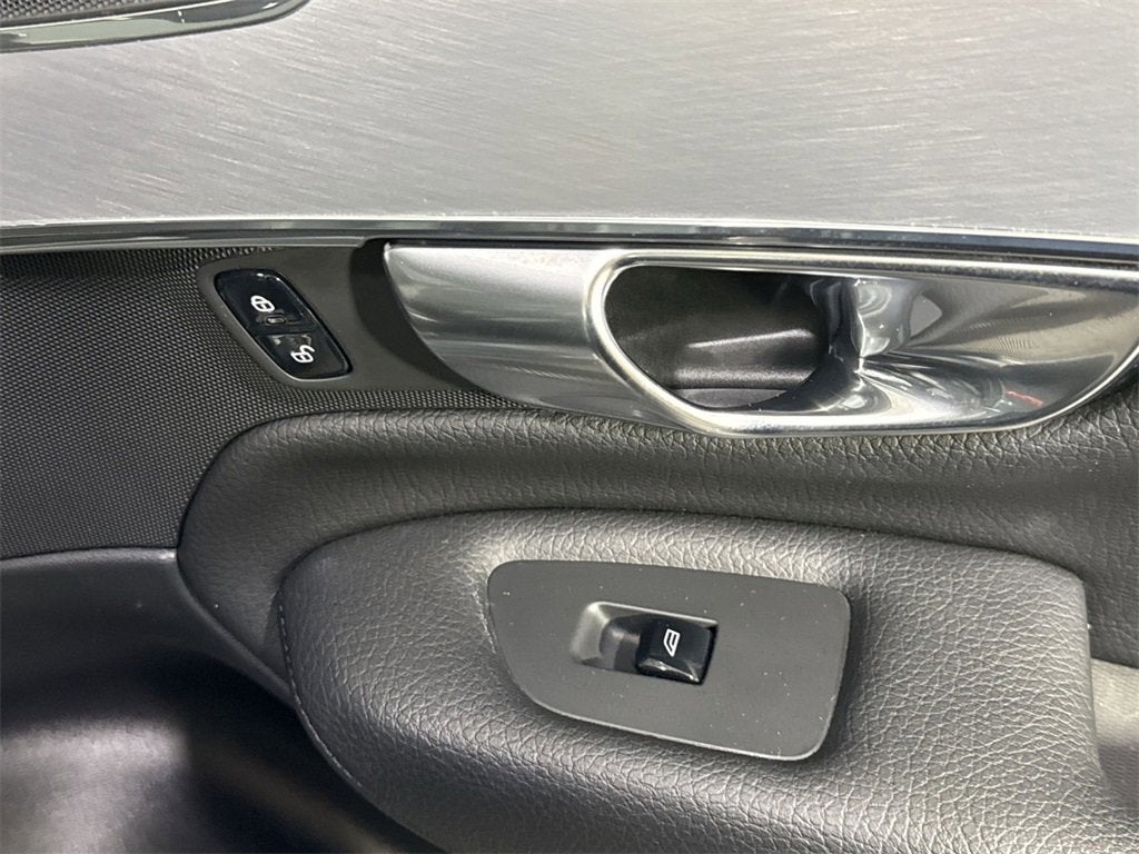 2018 Volvo XC90 T5 Momentum