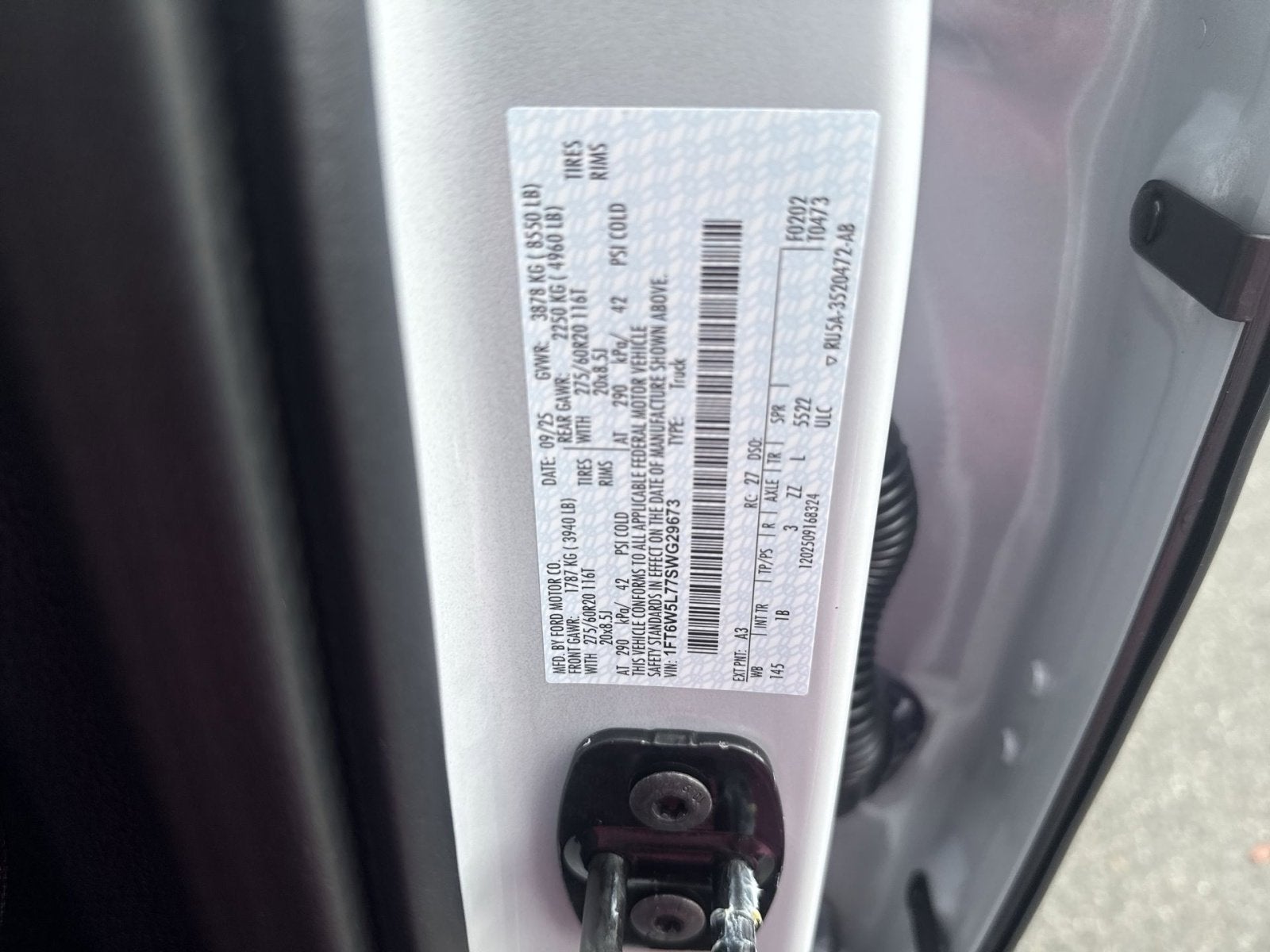 2025 Ford F-150 Lightning Lariat